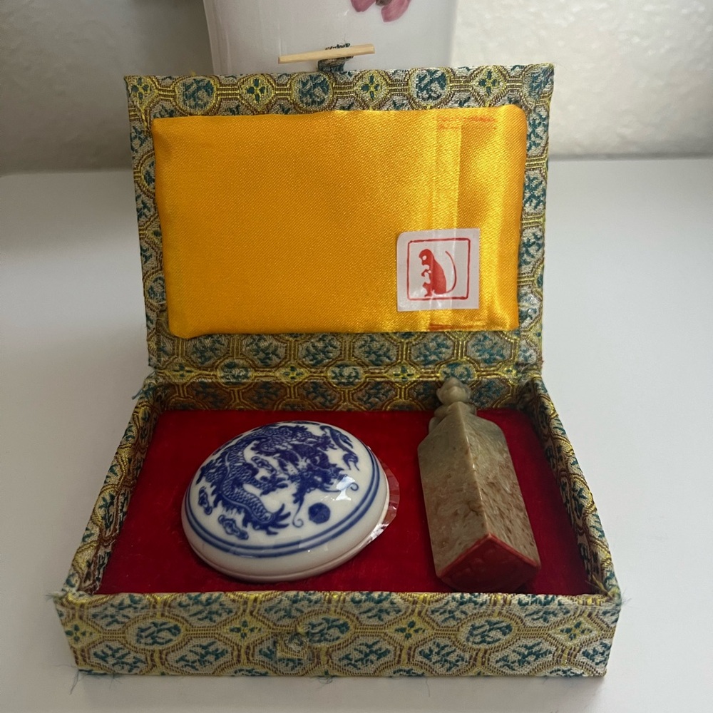Vtg Chinese Asian Foo Dog Marble Wax Seal Stamp & Blue Dragon Porcelain Ink Pot